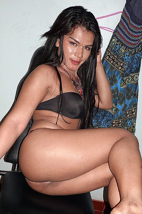 Exclusive Ladyboy Model Nansy at LadyboyPussy